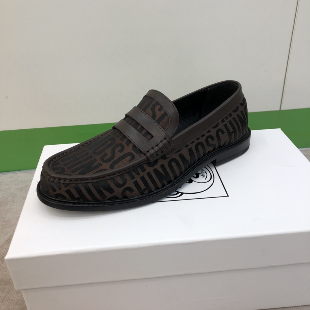 ️Moschino️莫斯奇诺德比鞋真皮底款️码39一445一10️休闲走秀皮鞋！纯正高品质可11比较！面