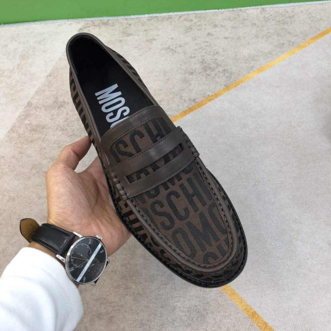️Moschino️莫斯奇诺德比鞋真皮底款️码39一445一10️休闲走秀皮鞋！纯正高品质可11比较！面