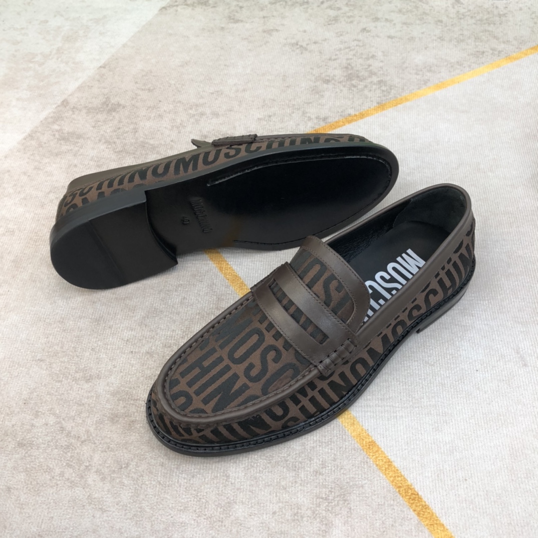 ️Moschino️莫斯奇诺德比鞋真皮底款️码39一445一10️休闲走秀皮鞋！纯正高品质可11比较！面