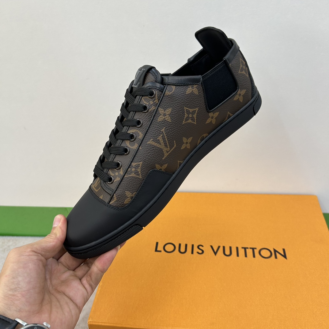 ️LV️高品质顶尖工艺品️男士时尚经典滑板鞋️正码39445一10️同步发售！货！顶级手工艺[强]意大利