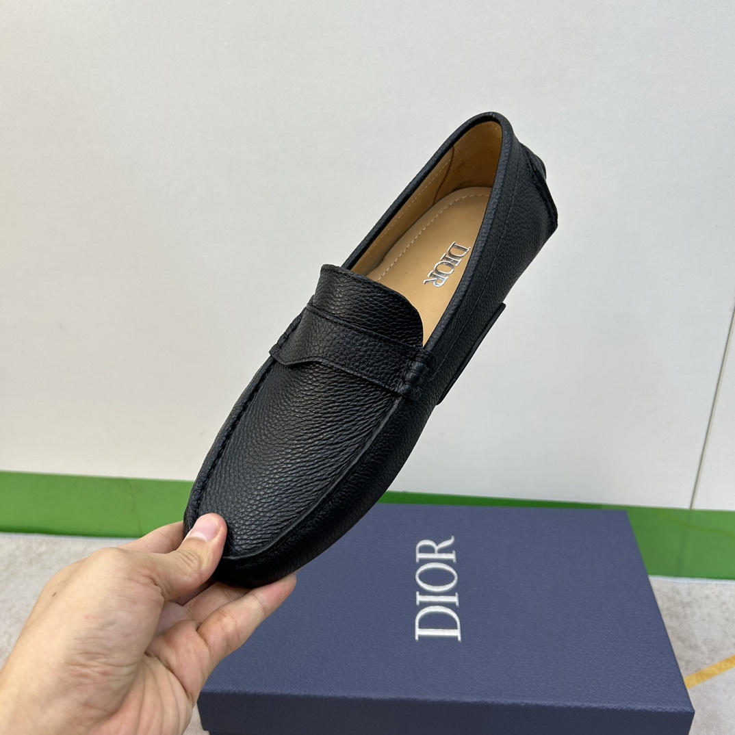 ⚠️【Dio*】⚠️驾车鞋！(豆豆款）⚠️高品质男士套脚款⚠️正码：38一44(4一10）⚠️原版粒面感