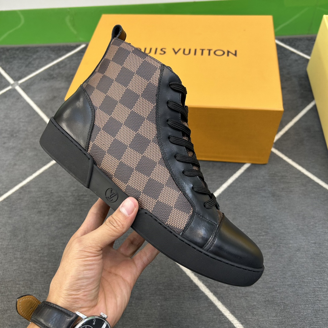 ️LV️高品质顶尖工艺品️男士时尚经典滑板鞋️正码39445一10️同步发售！货！顶级手工艺[强]意大利