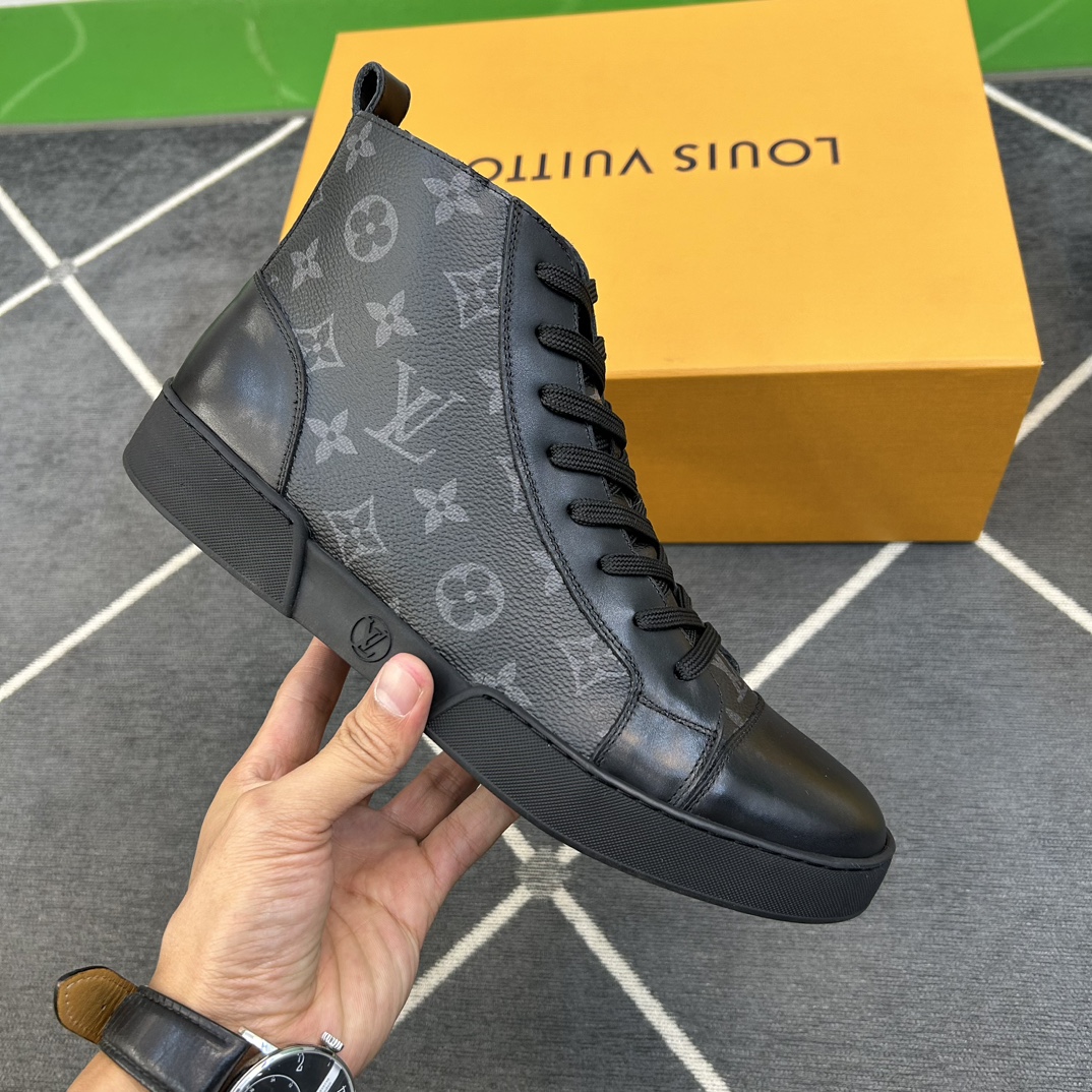 ️LV️高品质顶尖工艺品️男士时尚经典滑板鞋️正码39445一10️同步发售！货！顶级手工艺[强]意大利