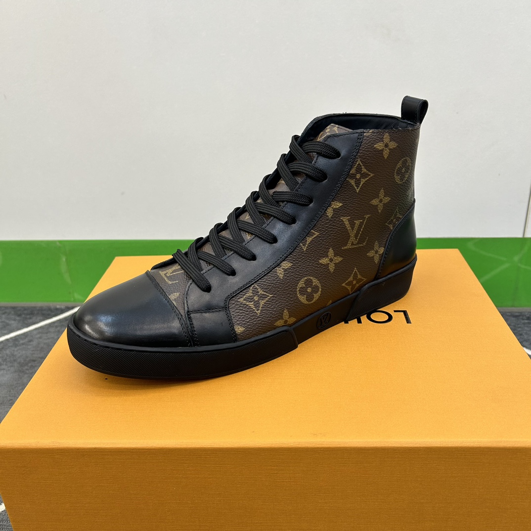 ️LV️高品质顶尖工艺品️男士时尚经典滑板鞋️正码39445一10️同步发售！货！顶级手工艺[强]意大利