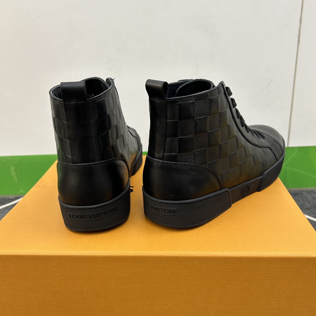 ️LV️高品质顶尖工艺品️男士时尚经典短靴️正码39445一103845定做️同步发售！货！顶级手工艺[