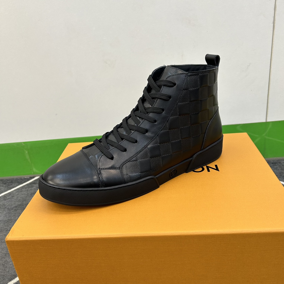 ️LV️高品质顶尖工艺品️男士时尚经典短靴️正码39445一103845定做️同步发售！货！顶级手工艺[