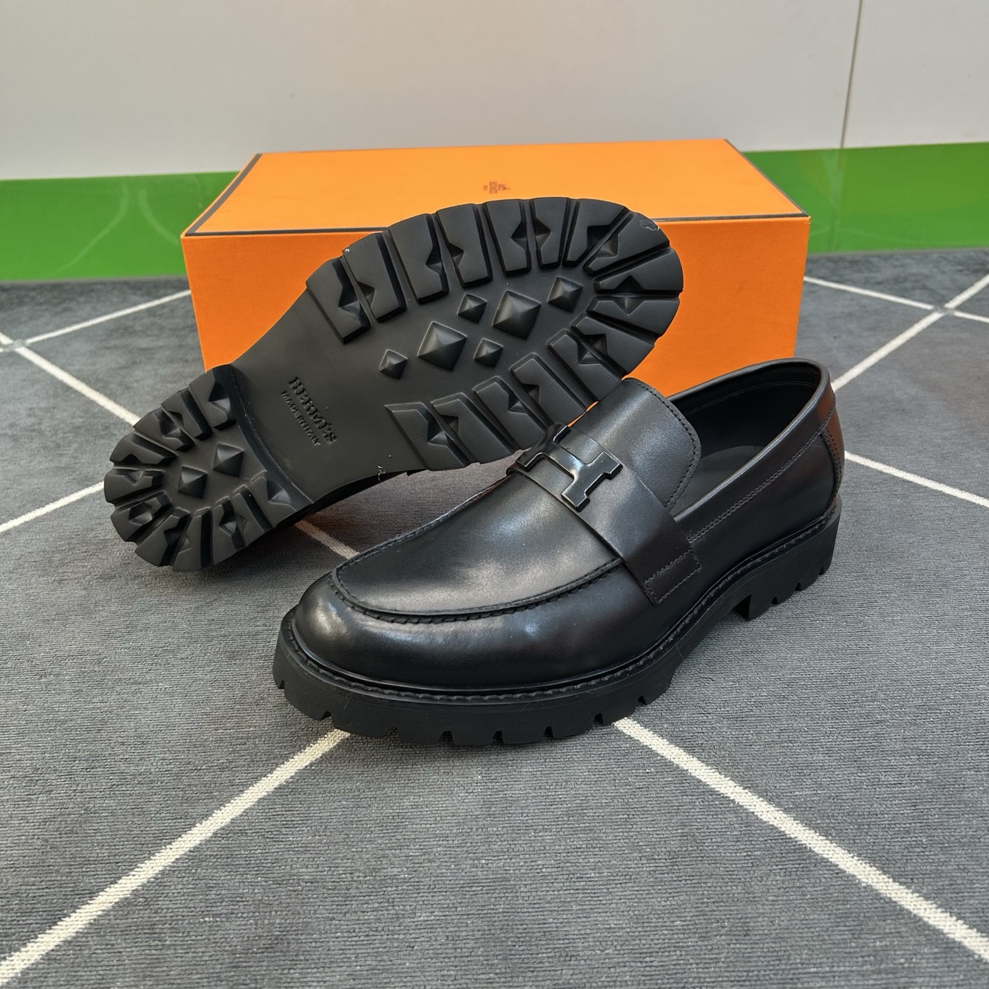 ⚠️【HMS＊】⚠️高品质，顶尖工艺品⚠️男士时尚经典乐福鞋⚠️正码：39－44（5-10）⚠️超轻盈舒