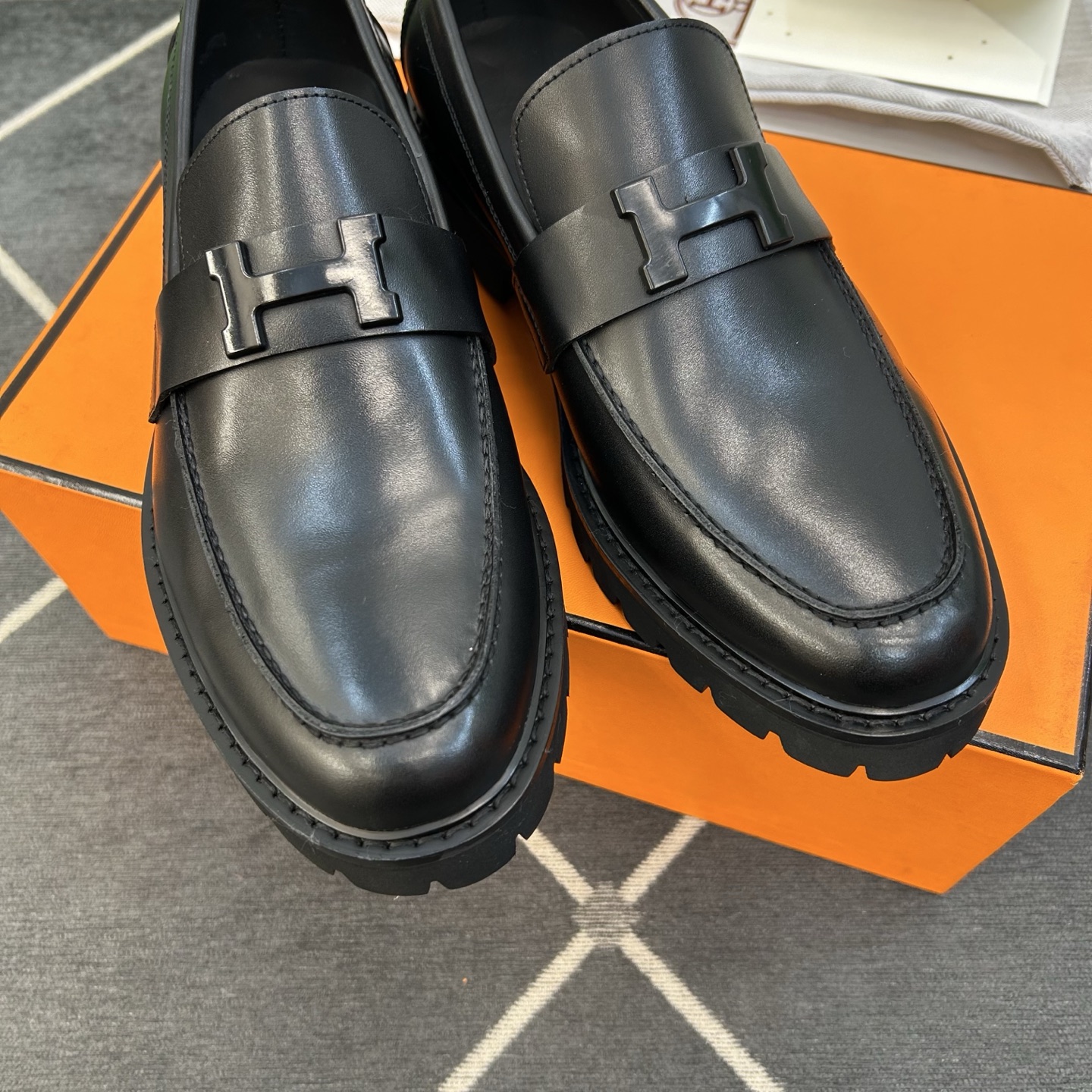 ⚠️【HMS＊】⚠️高品质，顶尖工艺品⚠️男士时尚经典乐福鞋⚠️正码：39－44（5-10）⚠️超轻盈舒