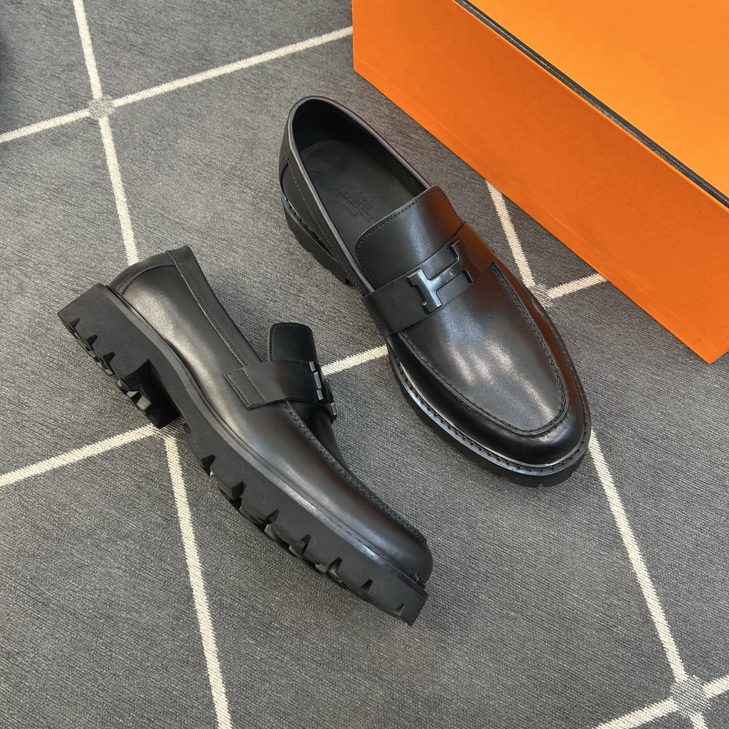 ⚠️【HMS＊】⚠️高品质，顶尖工艺品⚠️男士时尚经典乐福鞋⚠️正码：39－44（5-10）⚠️超轻盈舒