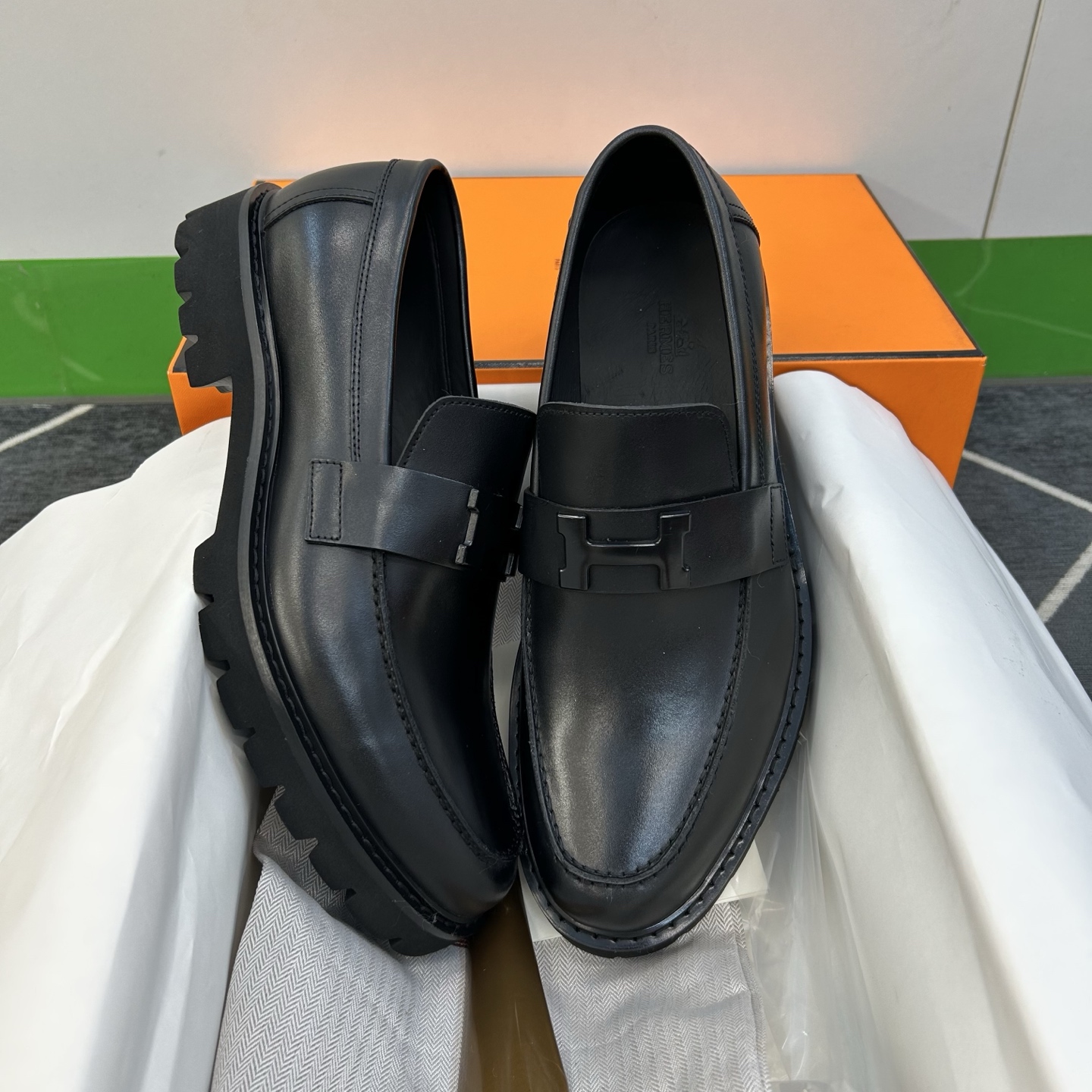 ⚠️【HMS＊】⚠️高品质，顶尖工艺品⚠️男士时尚经典乐福鞋⚠️正码：39－44（5-10）⚠️超轻盈舒