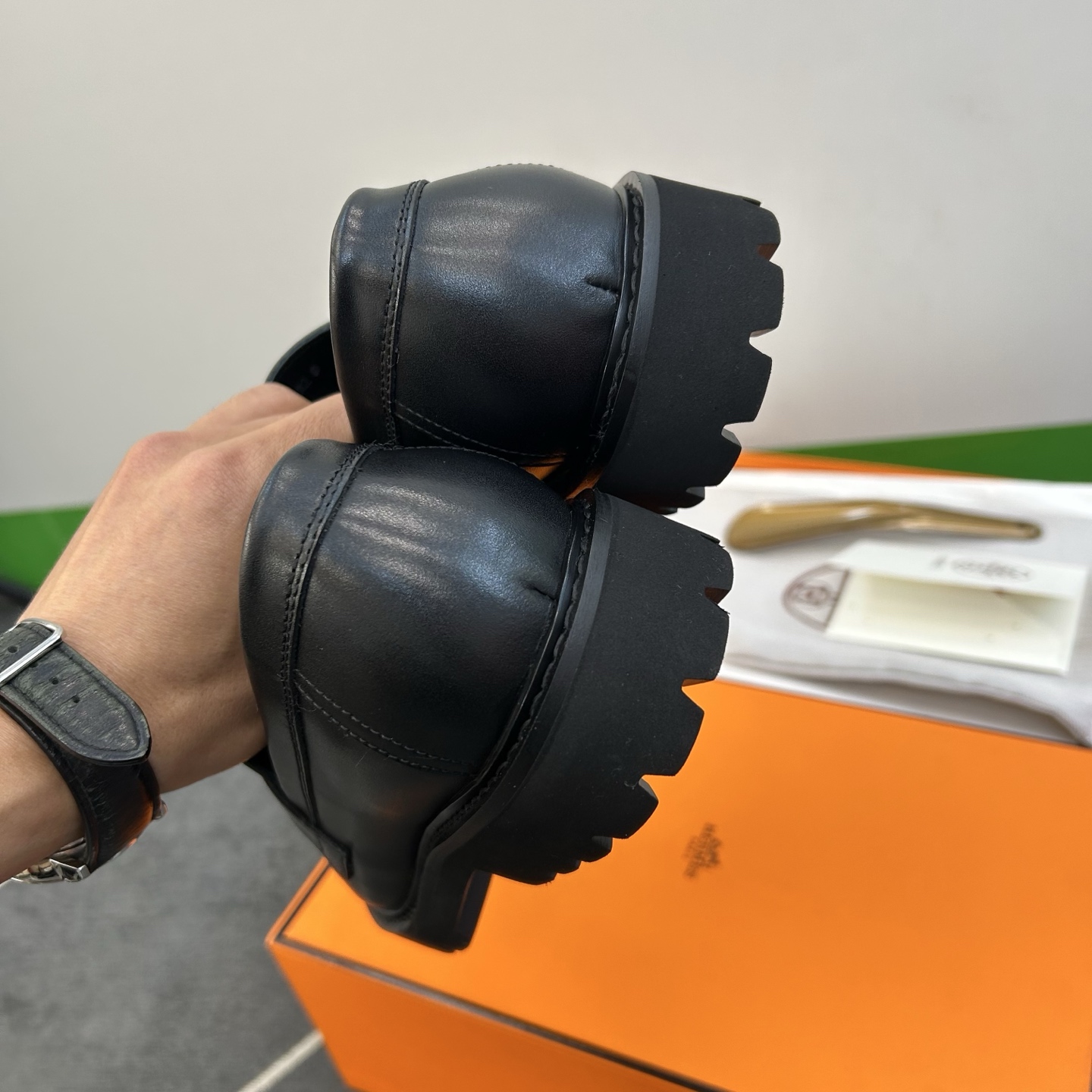 ⚠️【HMS＊】⚠️高品质，顶尖工艺品⚠️男士时尚经典乐福鞋⚠️正码：39－44（5-10）⚠️超轻盈舒