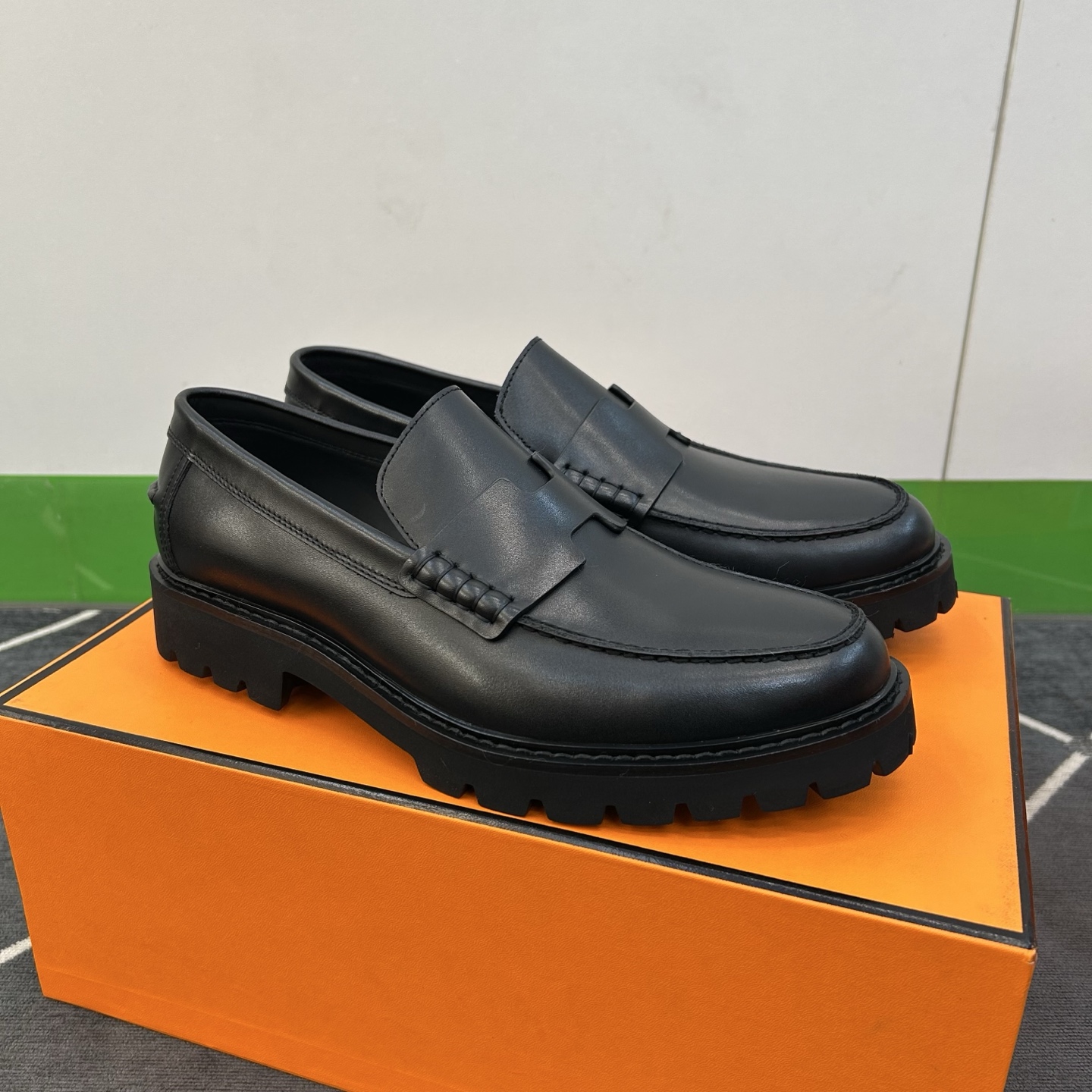 ⚠️【HMS＊】⚠️高品质，顶尖工艺品⚠️男士时尚经典乐福鞋⚠️正码：39－44（5-10）⚠️超轻盈舒