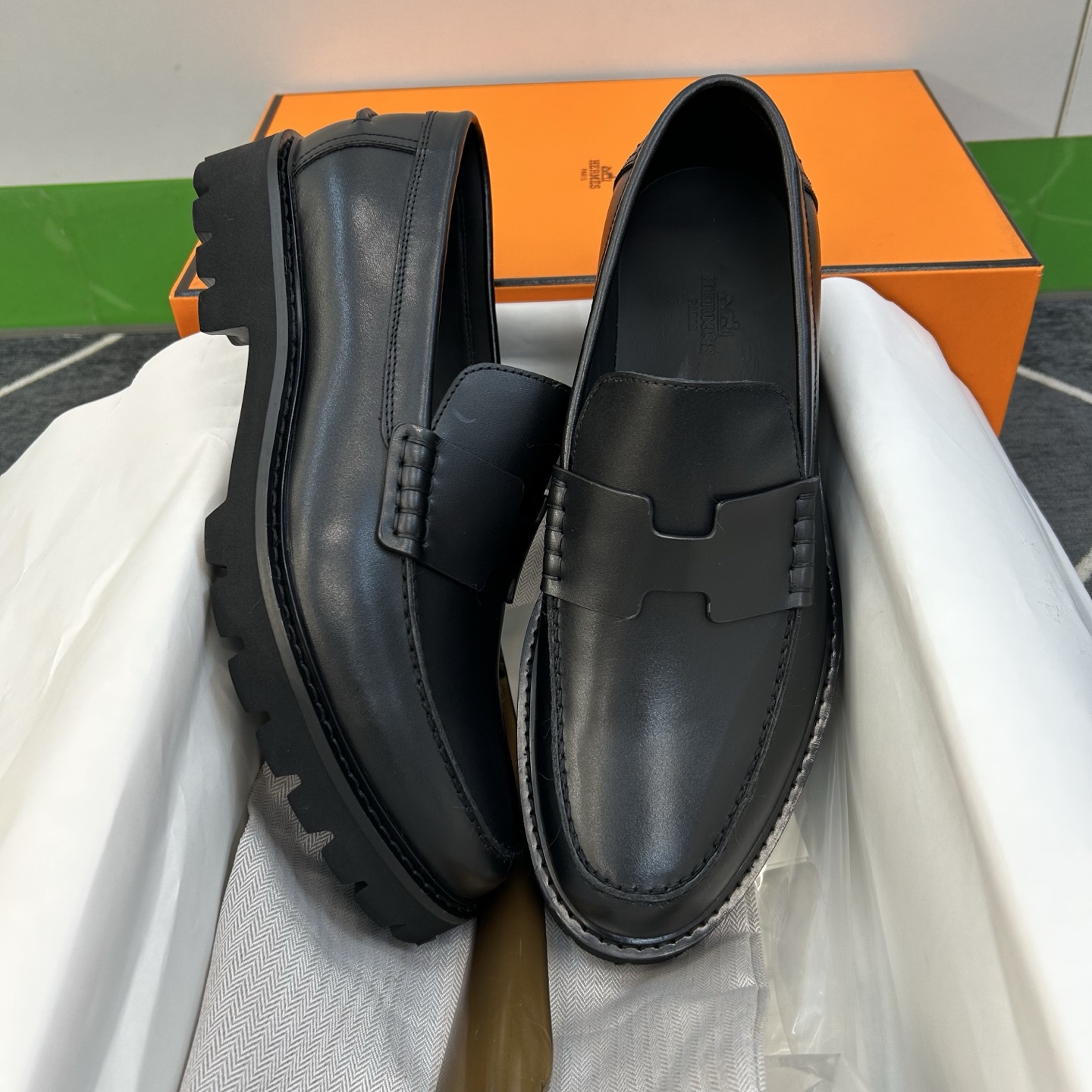 ⚠️【HMS＊】⚠️高品质，顶尖工艺品⚠️男士时尚经典乐福鞋⚠️正码：39－44（5-10）⚠️超轻盈舒