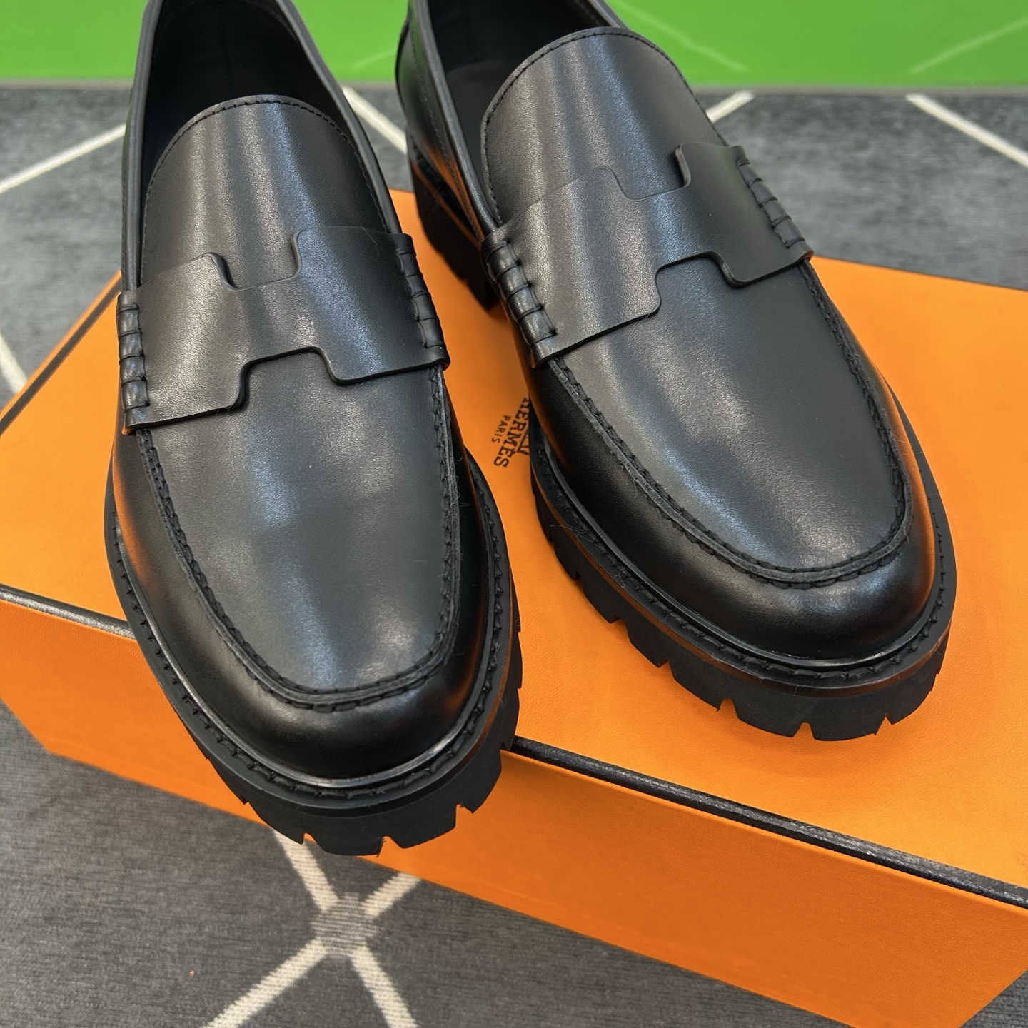 ⚠️【HMS＊】⚠️高品质，顶尖工艺品⚠️男士时尚经典乐福鞋⚠️正码：39－44（5-10）⚠️超轻盈舒