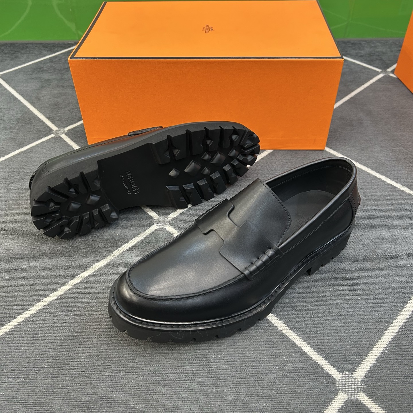 ⚠️【HMS＊】⚠️高品质，顶尖工艺品⚠️男士时尚经典乐福鞋⚠️正码：39－44（5-10）⚠️超轻盈舒