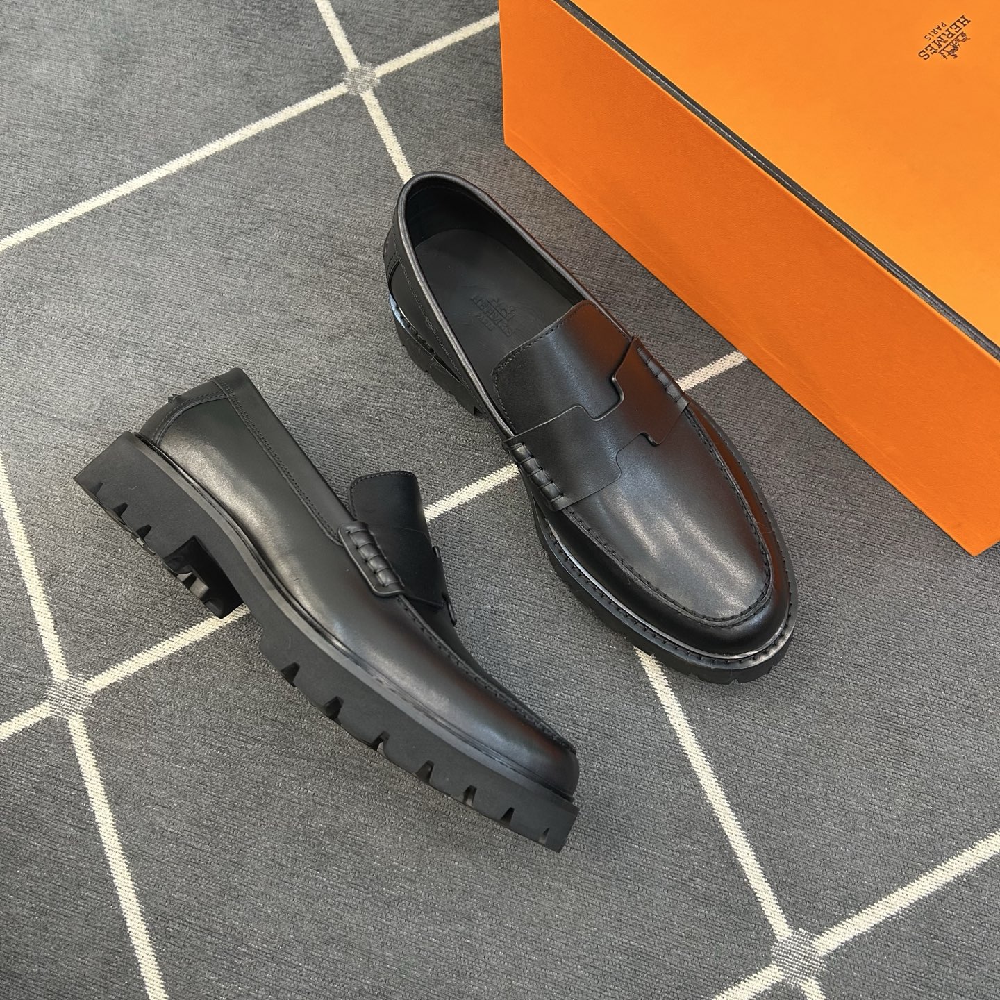 ⚠️【HMS＊】⚠️高品质，顶尖工艺品⚠️男士时尚经典乐福鞋⚠️正码：39－44（5-10）⚠️超轻盈舒