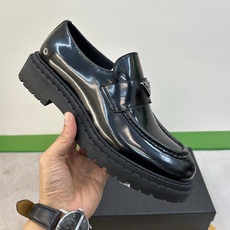 ⚠️【PRA*】最新版本⚠️四季男士德比鞋⚠️正码:39一44,(5一10)⚠️轻便休闲商务款!🐂货!浅 ⚠️【PRA*】最新版本⚠️四季男士德比鞋⚠️正码:39一44,(5一10)⚠️轻便休闲商务款!🐂货!浅