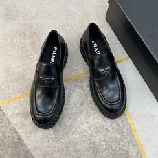 ⚠️【PRA*】最新版本⚠️四季男士德比鞋⚠️正码:39一44,(5一10)⚠️轻便休闲商务款!🐂货!浅 ⚠️【PRA*】最新版本⚠️四季男士德比鞋⚠️正码:39一44,(5一10)⚠️轻便休闲商务款!🐂货!浅