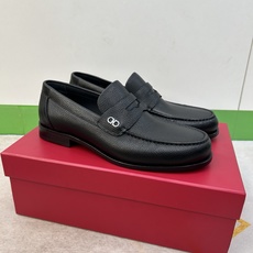 ⚠️【SF】⚠️顶尖工艺品⚠️时尚正装皮底⚠️正码:39一44,(6. 5 -9)⚠️同步发售⬆⬆!🐂货 ⚠️【SF】⚠️顶尖工艺品⚠️时尚正装皮底⚠️正码:39一44,(6. 5 -9)⚠️同步发售⬆⬆!🐂货