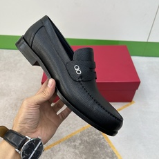⚠️【SF】⚠️顶尖工艺品⚠️时尚正装皮底⚠️正码:39一44,(6. 5 -9)⚠️同步发售⬆⬆!🐂货 ⚠️【SF】⚠️顶尖工艺品⚠️时尚正装皮底⚠️正码:39一44,(6. 5 -9)⚠️同步发售⬆⬆!🐂货