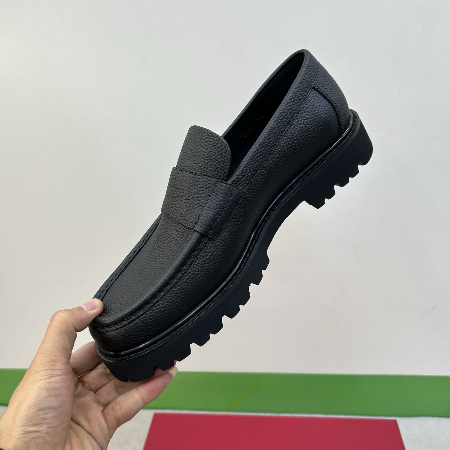 ⚠️【SF】⚠️⚠️顶尖工艺,乐福鞋⚠️码:39-44(6. 5 一9)⚠️商务皮鞋!轻盈舒适!纯正高品 ⚠️【SF】⚠️⚠️顶尖工艺,乐福鞋⚠️码:39-44(6. 5 一9)⚠️商务皮鞋!轻盈舒适!纯正高品