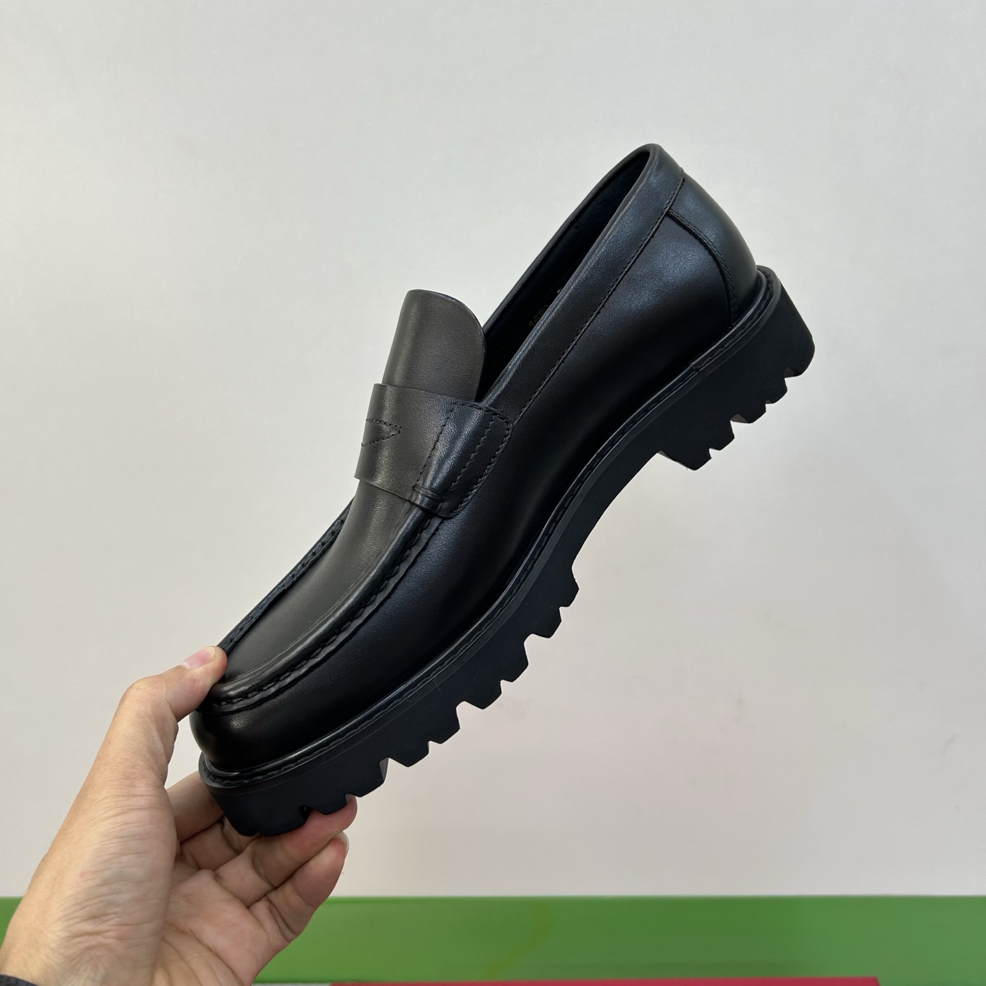 ⚠️【SF】⚠️⚠️顶尖工艺,乐福鞋⚠️码:39-44(6. 5 一9)⚠️商务皮鞋!轻盈舒适!纯正高品 ⚠️【SF】⚠️⚠️顶尖工艺,乐福鞋⚠️码:39-44(6. 5 一9)⚠️商务皮鞋!轻盈舒适!纯正高品