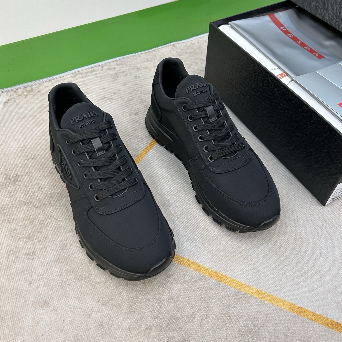 NO:280473,【PR＊】 High-grade, top craftsman casual style, regular size 39-44 (5-10) Exclusive original mercerated cloth/calf leather!  Inner calfskin with mesh cloth, latex resilience foot pad!  Original TPU bottom!  goods!  Look at the details carefully, the texture is super strong!  But 11 can withstand all kinds of tests!  4T3576, cowhide19860909【PR＊】 高品级,顶尖工艺 男士休闲款 正码39一44(5－10） 独家原丝光布／小牛皮！内里小牛皮附垫配网布,乳胶回力垫脚！原TPU大底！货！品质细看细节图,质感超强！可11经得起各种考验！4T3576,,cowhide,Men's shoes
