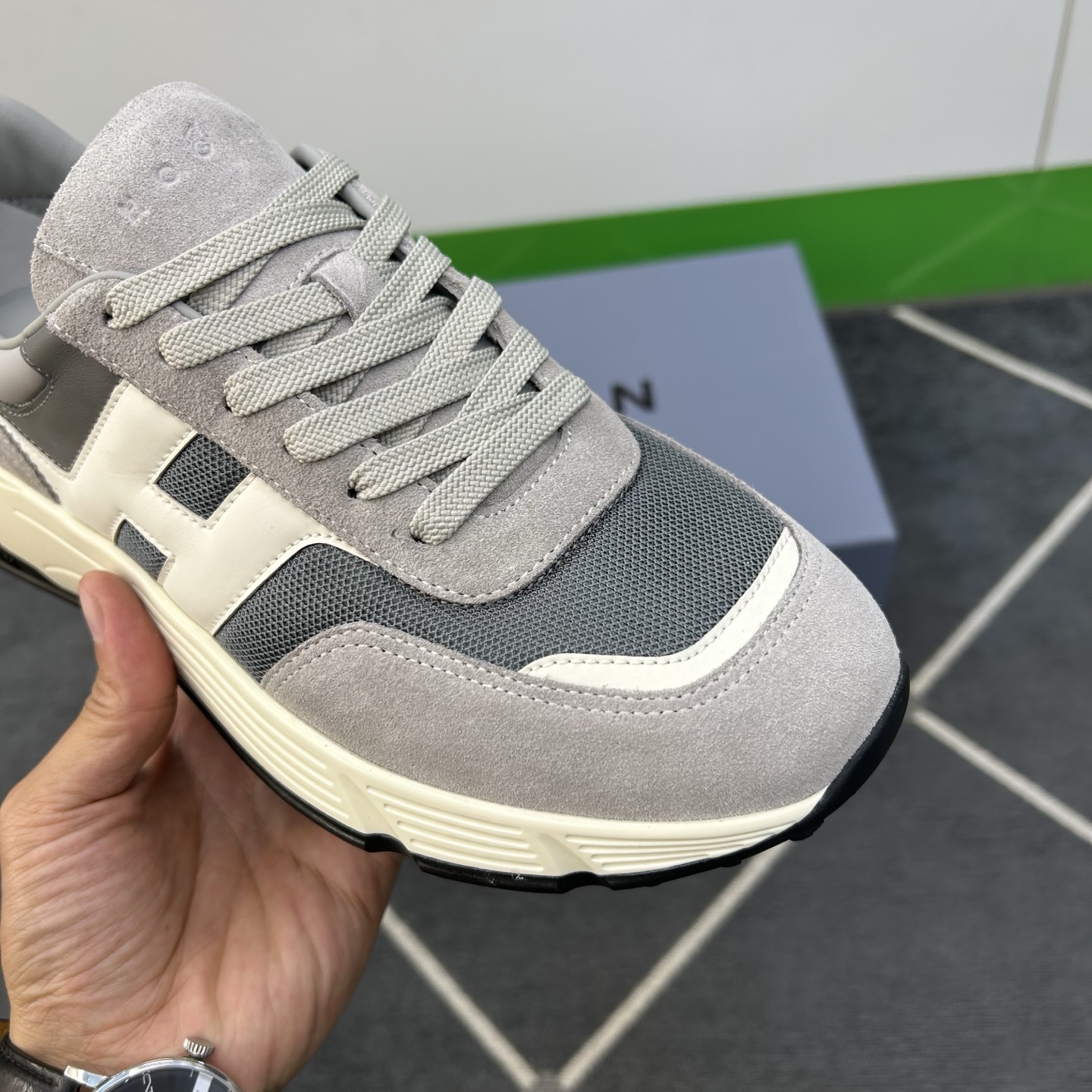 Hogan Men's Classic Suede & Leather Sneakers - Stylish & Comfortable 8 i1744445354073 4048 0 6