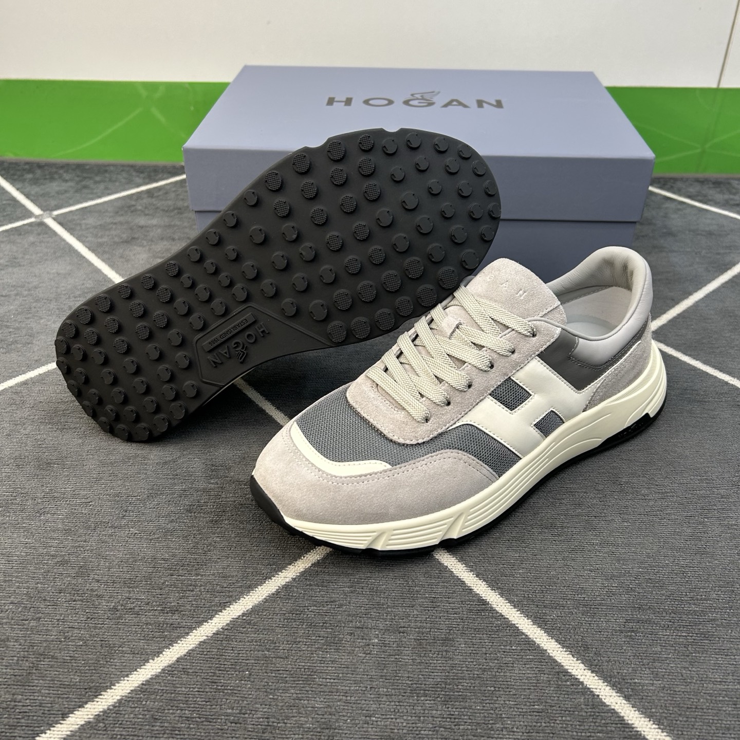 Hogan Men's Classic Suede & Leather Sneakers - Stylish & Comfortable 11 i1744445354133 4390 0 9