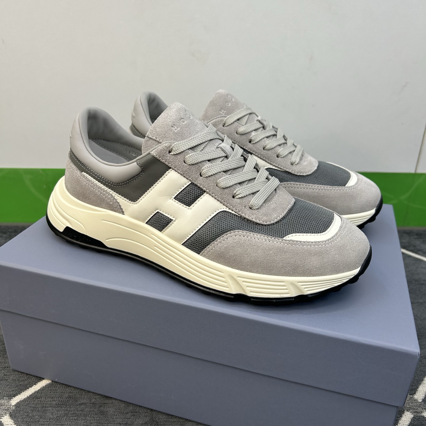 Hogan Men's Classic Suede & Leather Sneakers - Stylish & Comfortable 5 i1744445355663 4431 0 3
