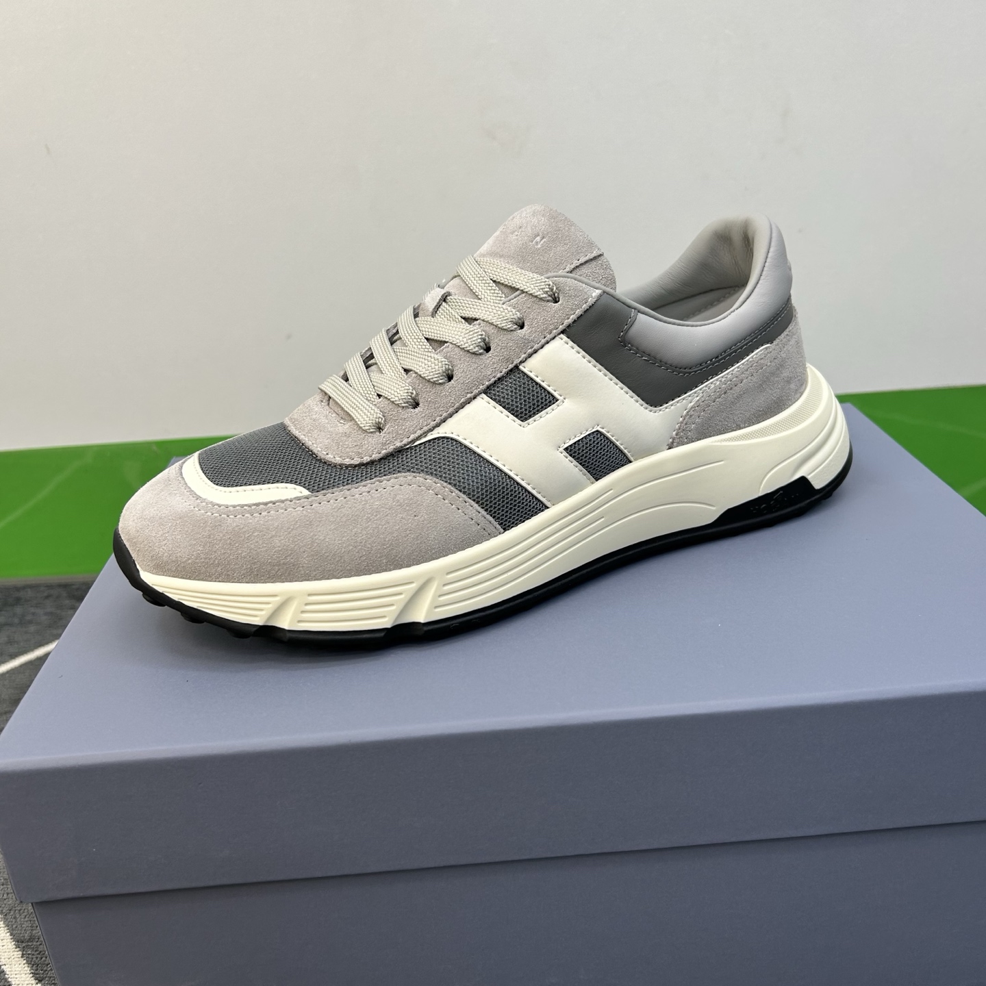 Hogan Men's Classic Suede & Leather Sneakers - Stylish & Comfortable 6 i1744445355705 4409 0 4