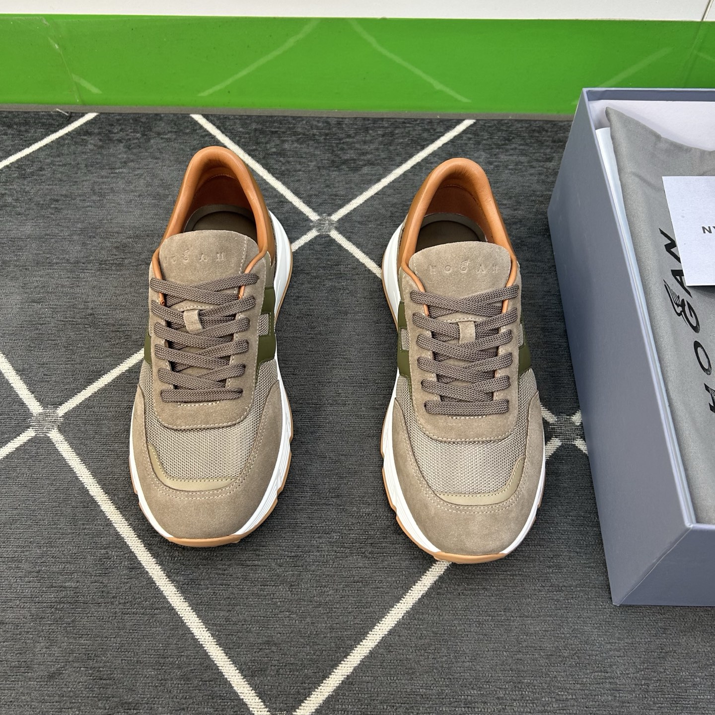 Hogan Men's H641 Luxury Sneakers in Suede and Technical Fabric 2 i1744445365434 1545 0 0