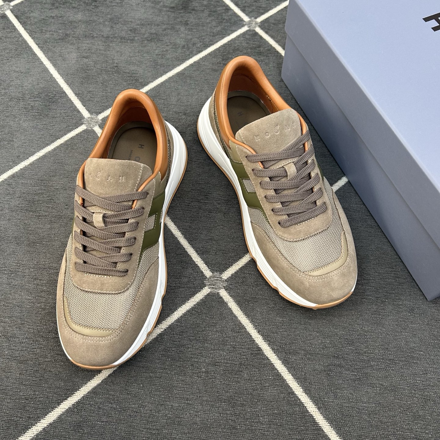 Hogan Men's H641 Luxury Sneakers in Suede and Technical Fabric 4 i1744445365488 3118 0 2