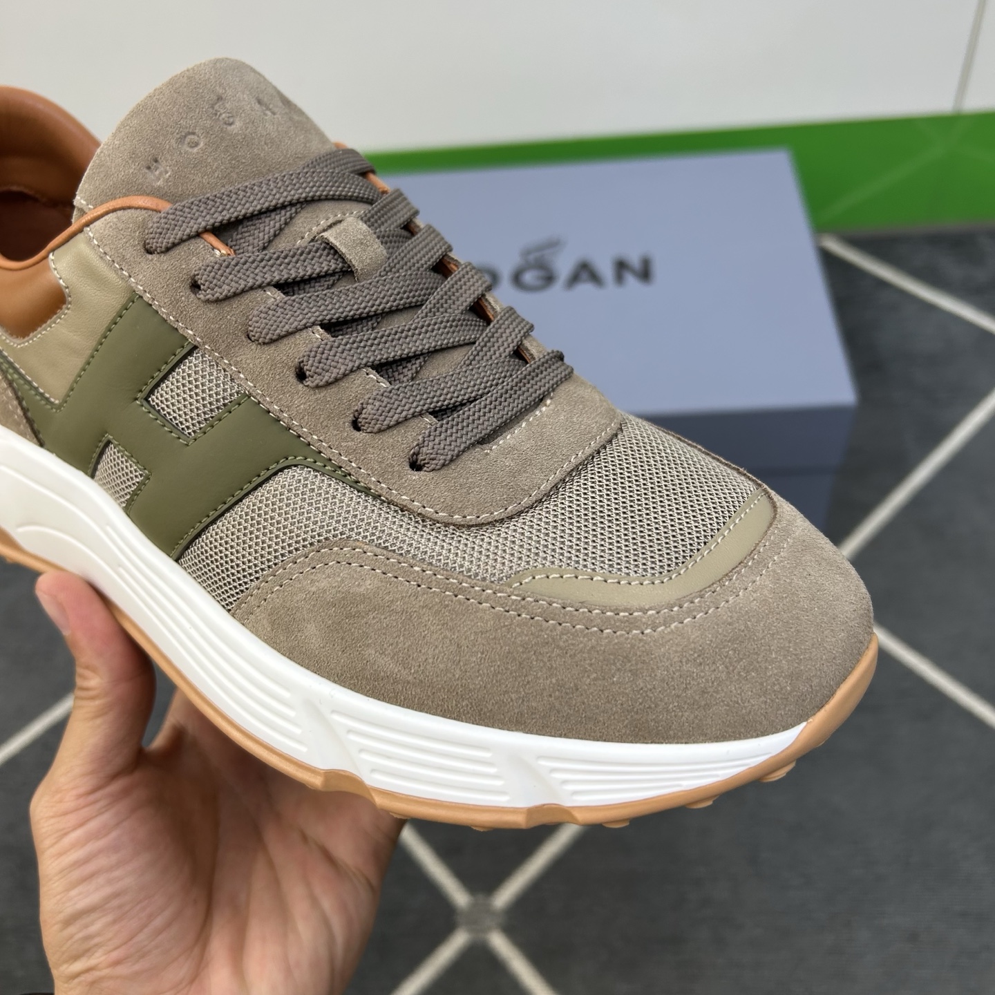 Hogan Men's H641 Luxury Sneakers in Suede and Technical Fabric 8 i1744445366713 8440 0 6