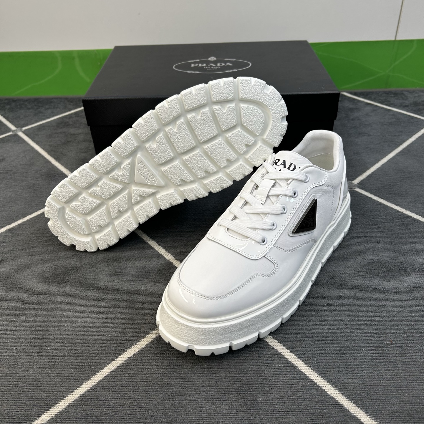 ⚠️【PR＊】⚠️高品级，顶尖工艺⚠️男士休闲款⚠️正码39一44(5－10）⚠️经典滑板鞋款！独特品牌