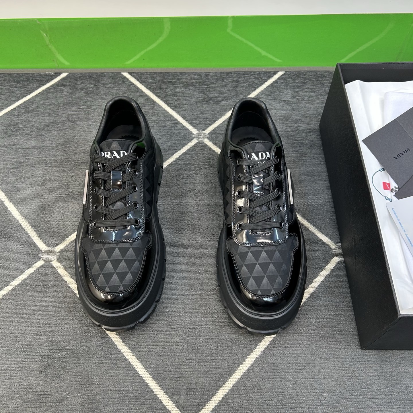 ⚠️【PR＊】⚠️高品级，顶尖工艺⚠️男士休闲款⚠️正码39一44(5－10）⚠️经典滑板鞋款！独特品牌