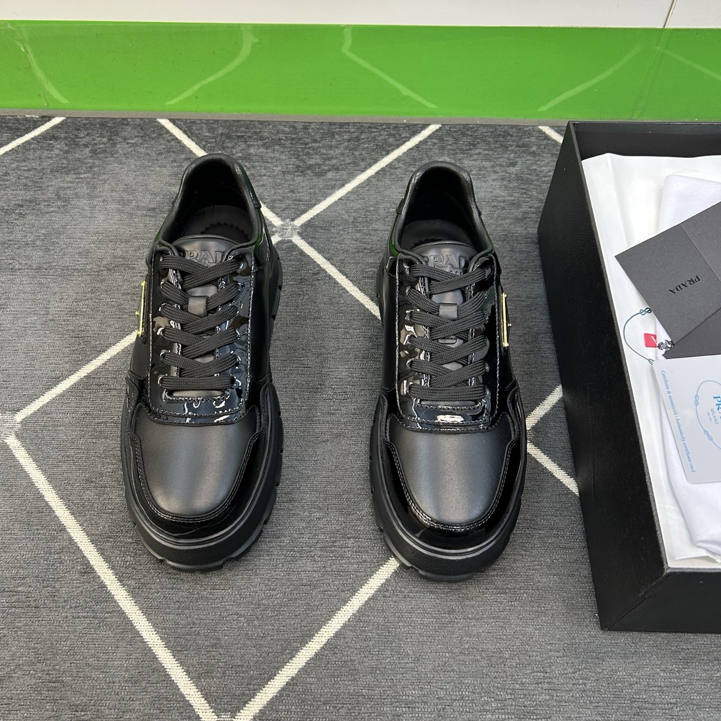 ⚠️【PR＊】⚠️高品级，顶尖工艺⚠️男士休闲款⚠️正码39一44(5－10）⚠️经典滑板鞋款！独特品牌