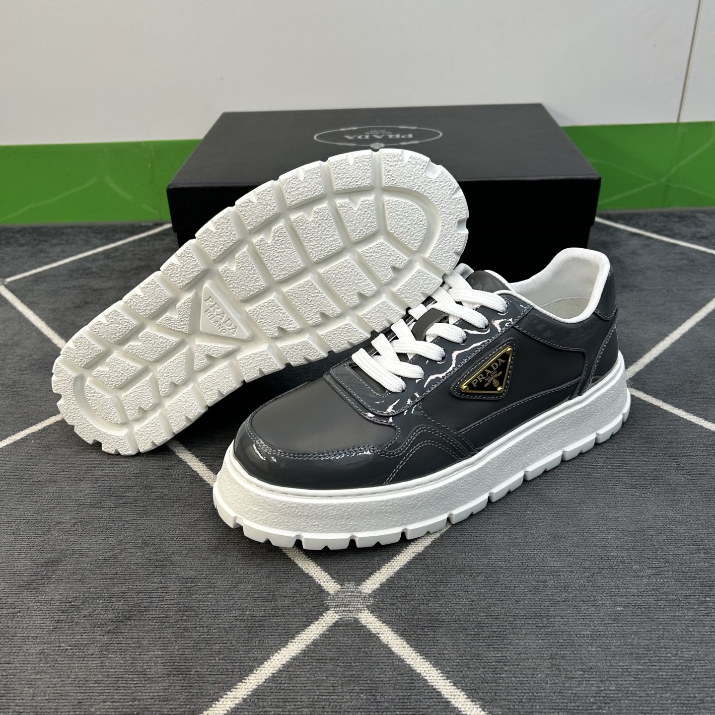 ⚠️【PR＊】⚠️高品级，顶尖工艺⚠️男士休闲款⚠️正码39一44(5－10）⚠️经典滑板鞋款！独特品牌