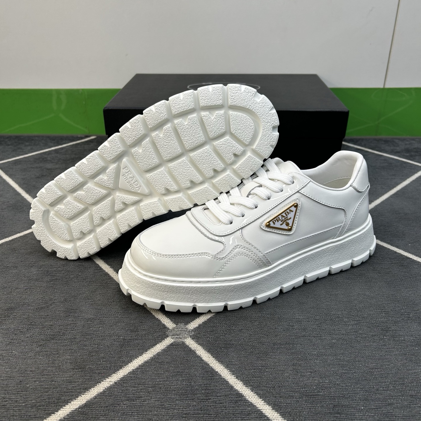 ⚠️【PR＊】⚠️高品级，顶尖工艺⚠️男士休闲款⚠️正码39一44(5－10）⚠️经典滑板鞋款！独特品牌
