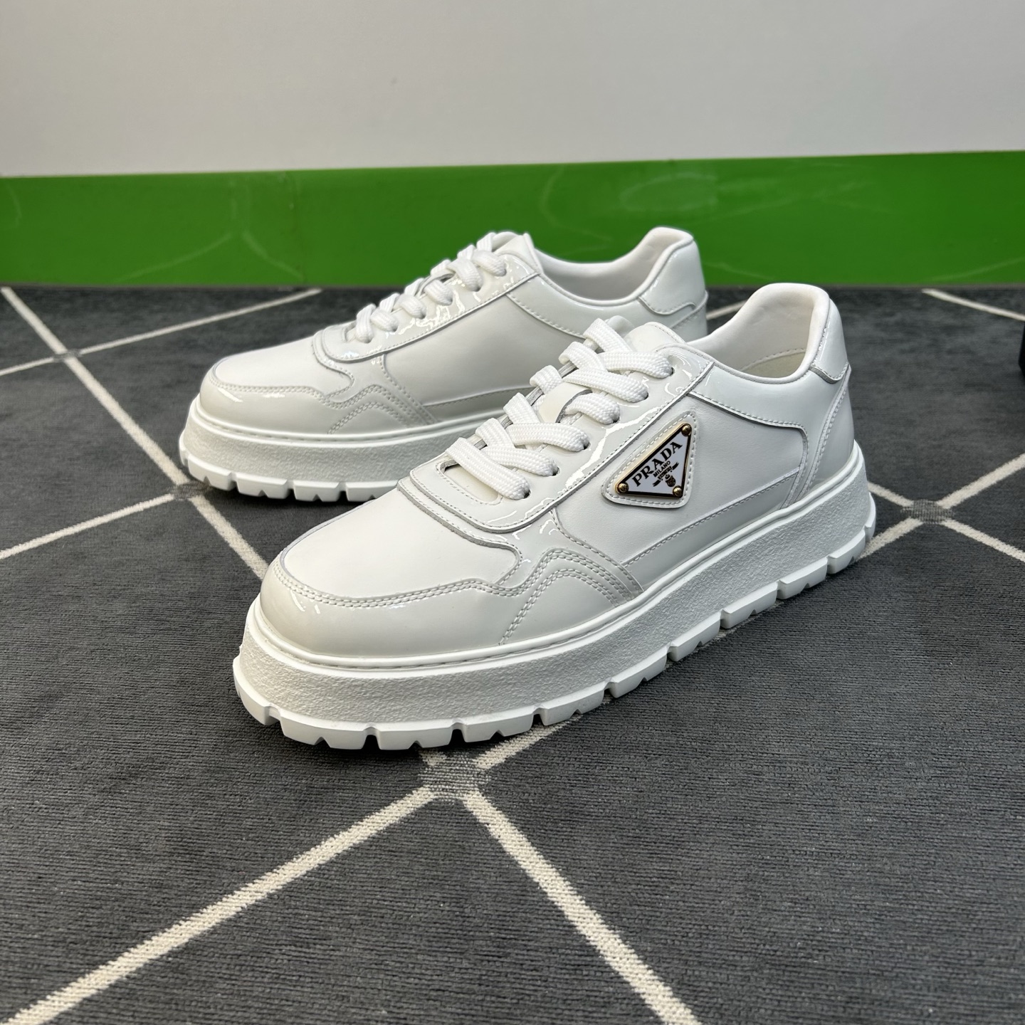 ⚠️【PR＊】⚠️高品级，顶尖工艺⚠️男士休闲款⚠️正码39一44(5－10）⚠️经典滑板鞋款！独特品牌