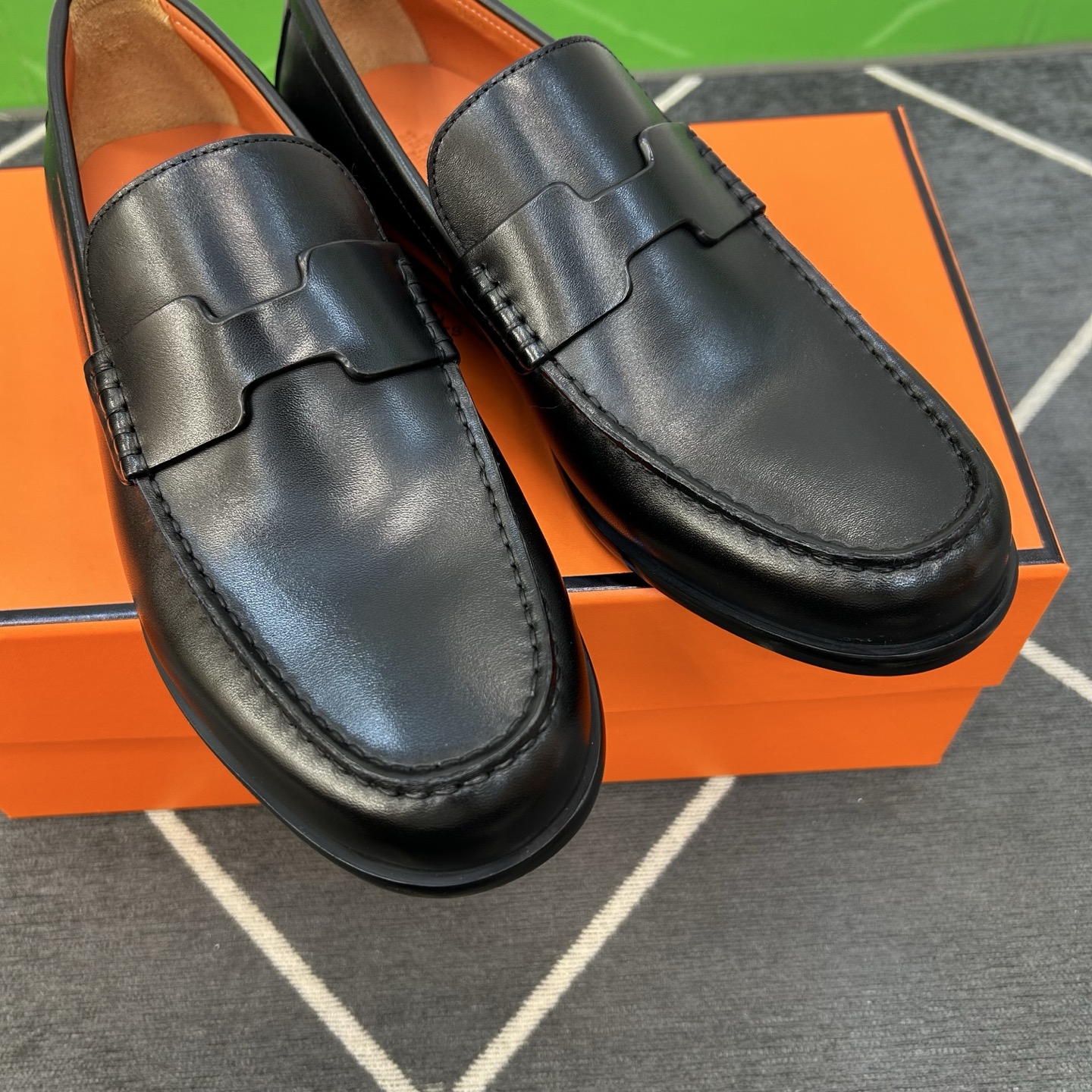 ⚠️【HMS＊】⚠️高品质，顶尖工艺品⚠️男士时尚经典乐福鞋⚠️正码：39－44(6.5一9）⚠️超轻盈