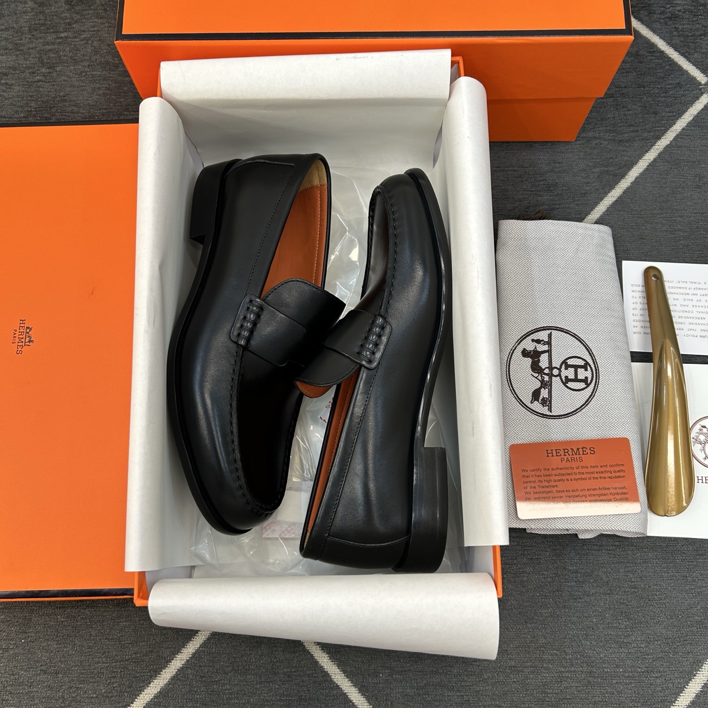 ⚠️【HMS＊】⚠️高品质，顶尖工艺品⚠️男士时尚经典乐福鞋⚠️正码：39－44(6.5一9）⚠️超轻盈