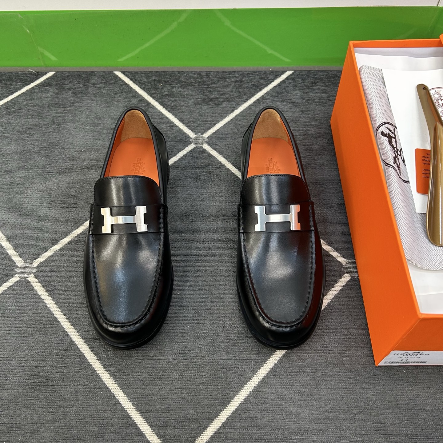 ⚠️【HMS＊】⚠️高品质，顶尖工艺品⚠️男士时尚经典乐福鞋⚠️正码：39－44(6.5一9）⚠️超轻盈