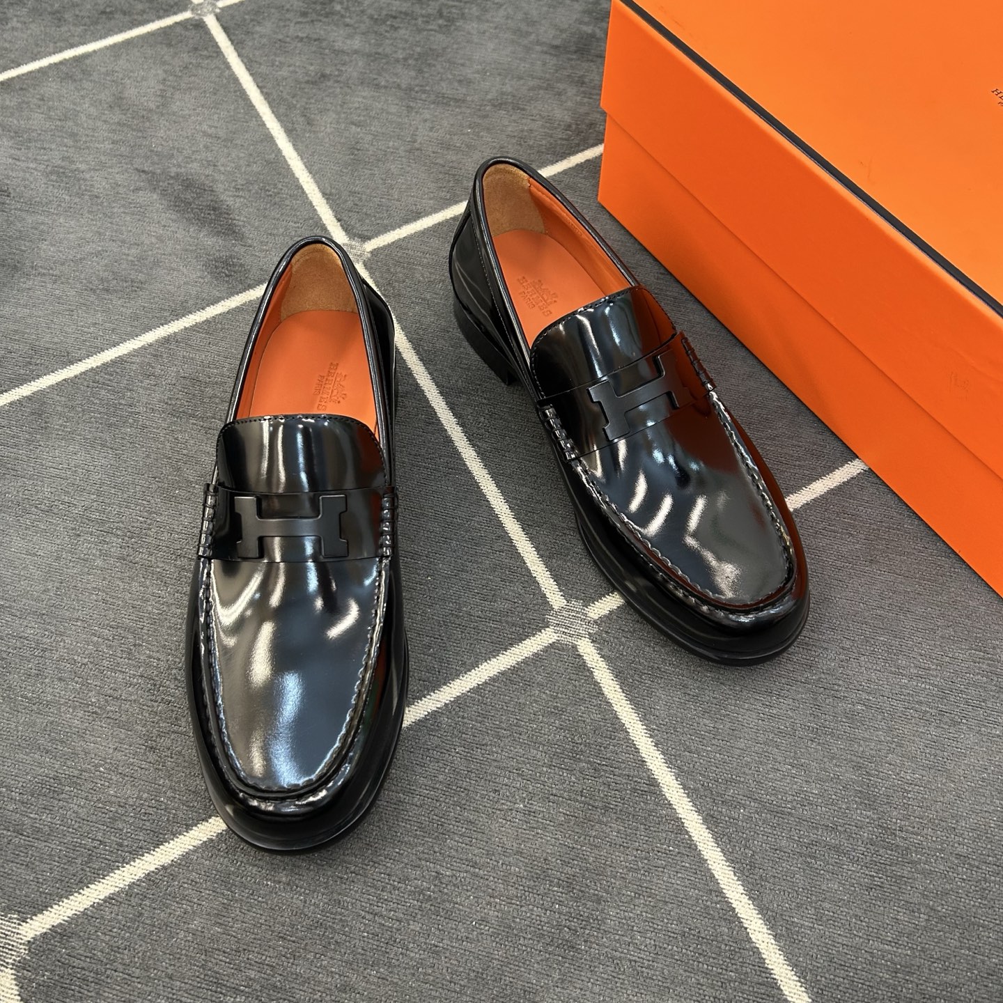 ⚠️【HMS＊】⚠️高品质，顶尖工艺品⚠️男士时尚经典乐福鞋⚠️正码：39－44(6.5一9）⚠️超轻盈