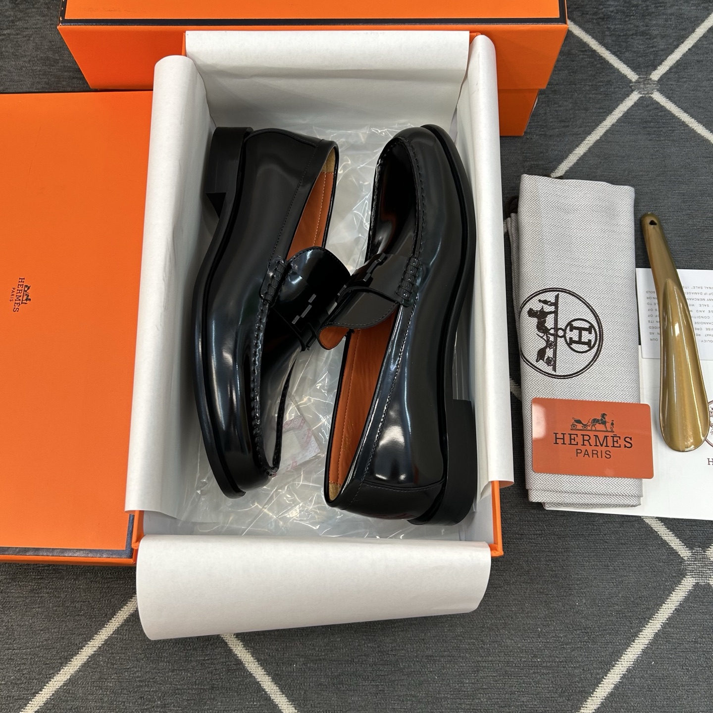 ⚠️【HMS＊】⚠️高品质，顶尖工艺品⚠️男士时尚经典乐福鞋⚠️正码：39－44(6.5一9）⚠️超轻盈