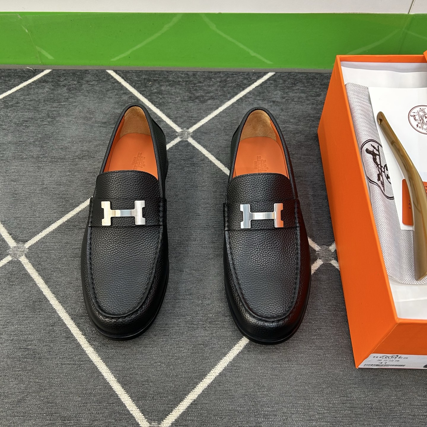 ⚠️【HMS＊】⚠️高品质，顶尖工艺品⚠️男士时尚经典乐福鞋⚠️正码：39－44(6.5一9）⚠️超轻盈