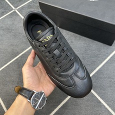 ⚠️【PR*D A】⚠️高品级,顶尖工艺⚠️男士休闲款⚠️正码39一44(5-10)⚠️经典轻便鞋款!独 ⚠️【PR*D A】⚠️高品级,顶尖工艺⚠️男士休闲款⚠️正码39一44(5-10)⚠️经典轻便鞋款!独