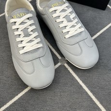 ⚠️【PR*D A】⚠️高品级,顶尖工艺⚠️男士休闲款⚠️正码39一44(5-10)⚠️经典轻便鞋款!独 ⚠️【PR*D A】⚠️高品级,顶尖工艺⚠️男士休闲款⚠️正码39一44(5-10)⚠️经典轻便鞋款!独