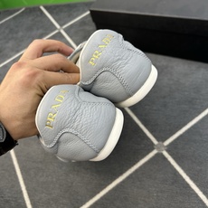 ⚠️【PR*D A】⚠️高品级,顶尖工艺⚠️男士休闲款⚠️正码39一44(5-10)⚠️经典轻便鞋款!独 ⚠️【PR*D A】⚠️高品级,顶尖工艺⚠️男士休闲款⚠️正码39一44(5-10)⚠️经典轻便鞋款!独