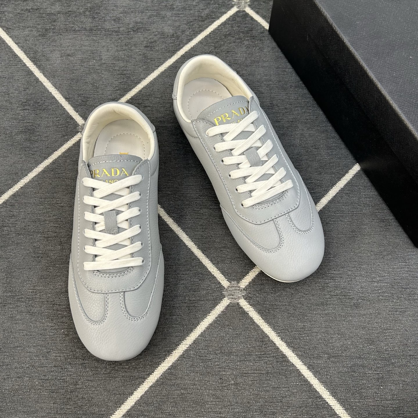 ⚠️【PR*D A】⚠️高品级,顶尖工艺⚠️男士休闲款⚠️正码39一44(5-10)⚠️经典轻便鞋款!独 ⚠️【PR*D A】⚠️高品级,顶尖工艺⚠️男士休闲款⚠️正码39一44(5-10)⚠️经典轻便鞋款!独